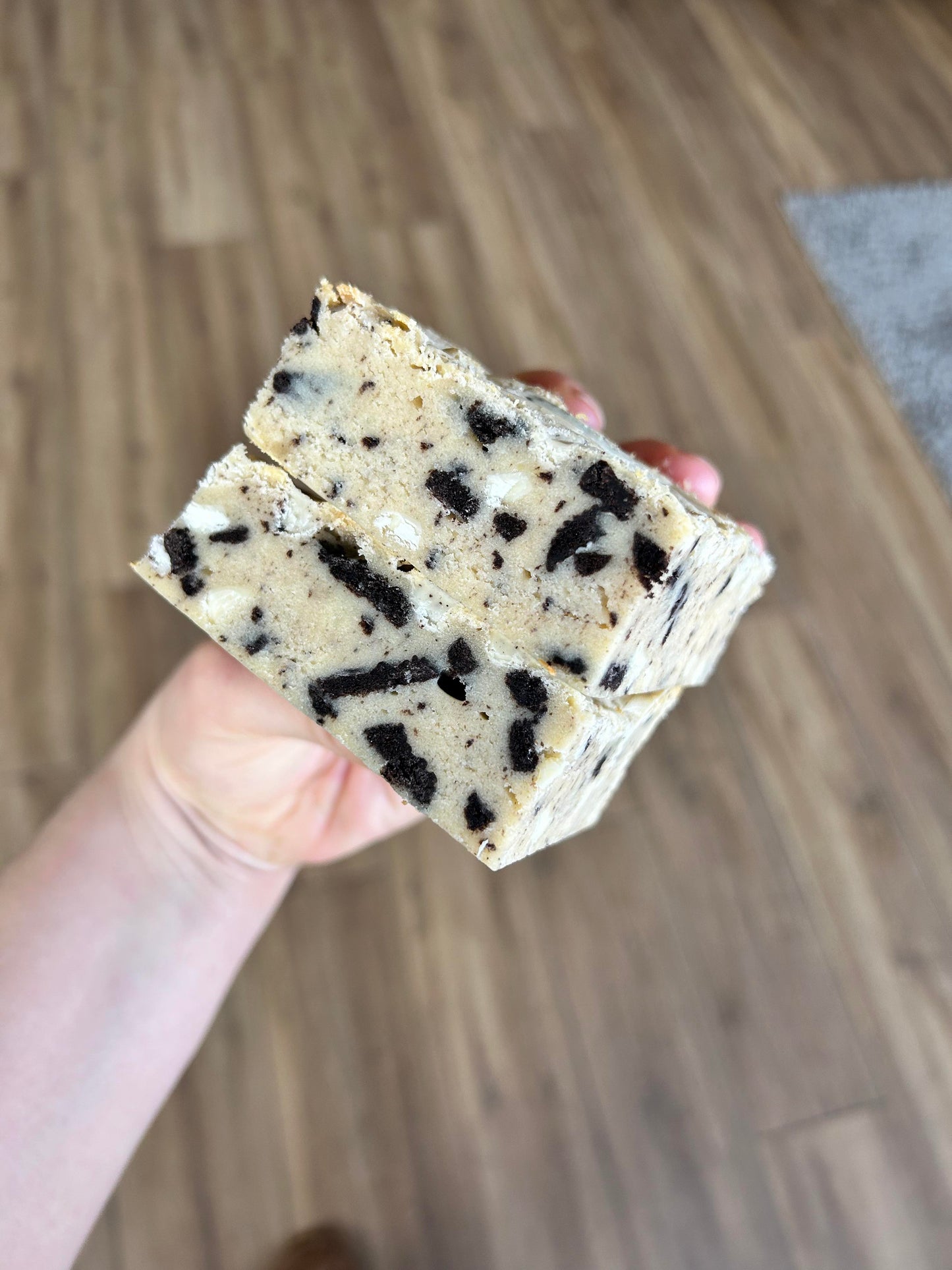 Oreo Cookies and Cream Slices Box (6 slices)