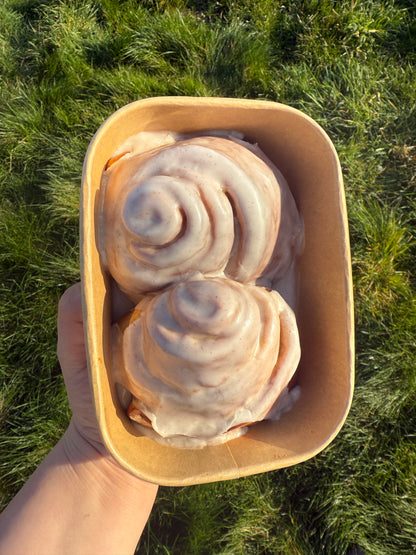 4 Cinnamon buns (2 trays of 2)
