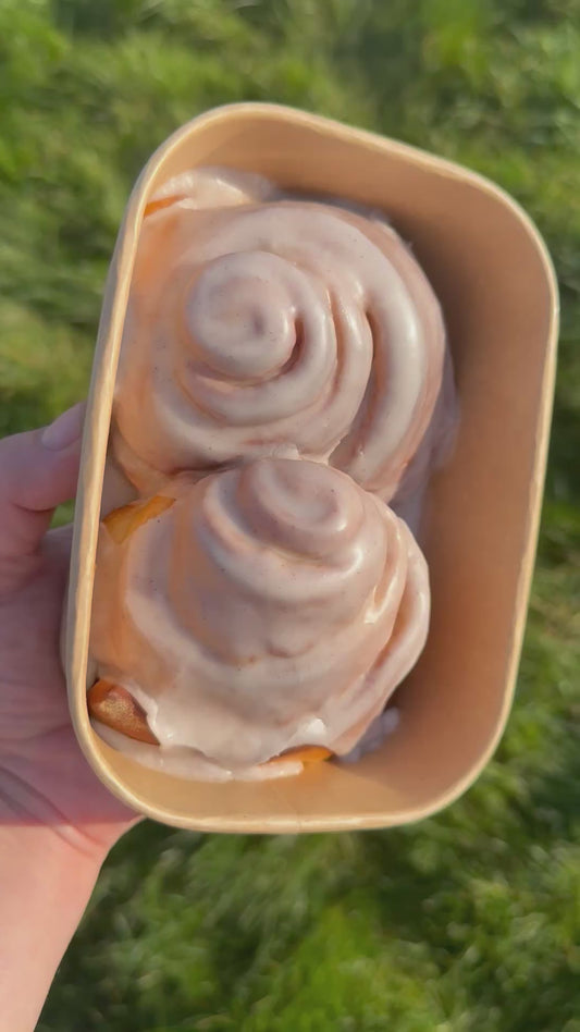 4 Cinnamon buns (2 trays of 2)